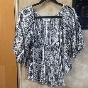 Abercrombie & Fitch Black and White Boho Blouse